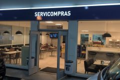 Puerta principal de tienda4